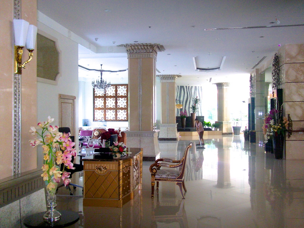 Miracle Suite Hotel Pattaya